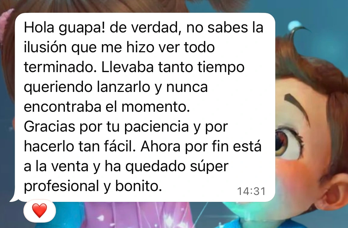 Foto de clienta satisfecha mostrando su reseña sobre el servicio de La Magia de Mamá